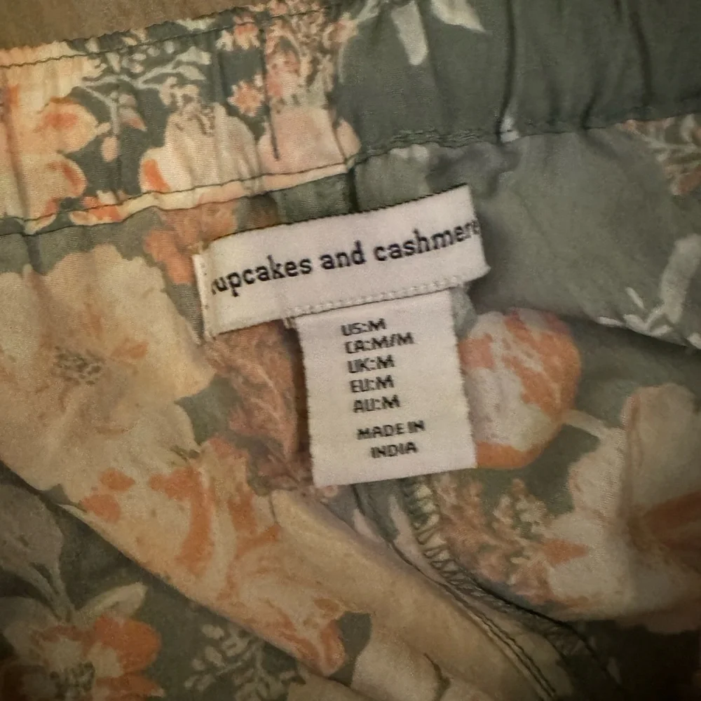 cupcakes & cashmere Green Floral Pajama Set - Picture 3 of 9